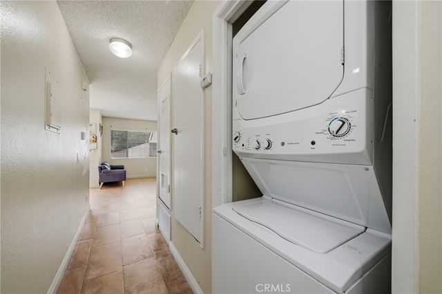 1251 S Meadow 120, Colton, CA 92324