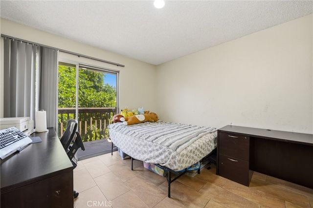1251 S Meadow 120, Colton, CA 92324