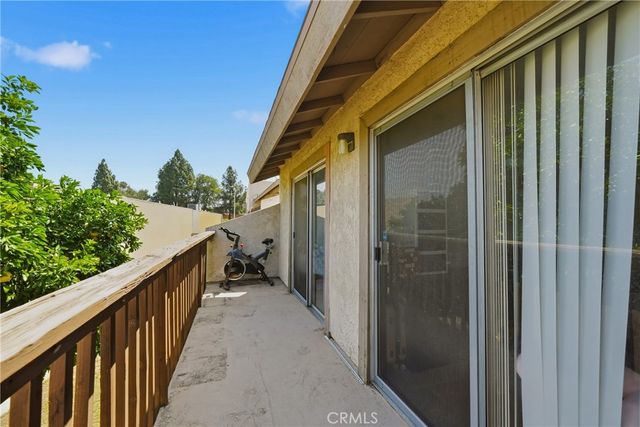 1251 S Meadow 120, Colton, CA 92324
