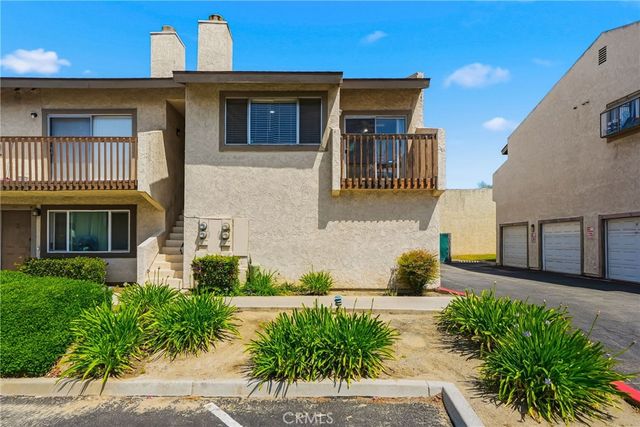 1251 S Meadow 120, Colton, CA 92324
