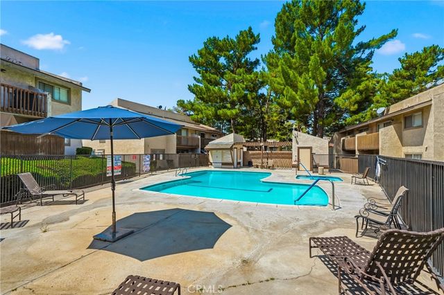 1251 S Meadow 120, Colton, CA 92324