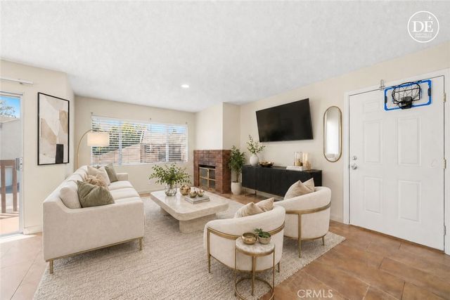 1251 S Meadow 120, Colton, CA 92324