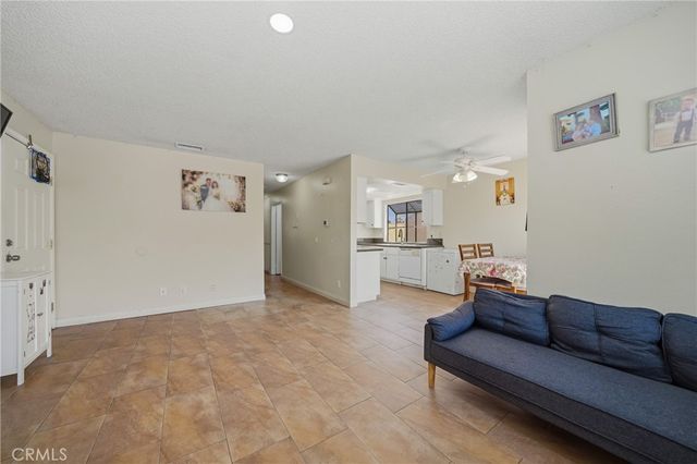 1251 S Meadow 120, Colton, CA 92324