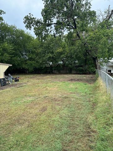 4417 Mckibben Street, Haltom City, TX 76117
