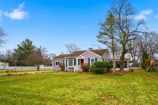 715 Glenwood Lane, Glenview, IL 60025