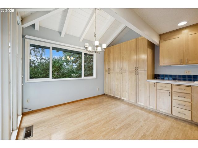 6170 Sw HEIGHTS Ln, Beaverton, OR 97007