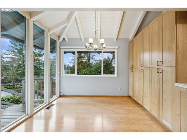 6170 Sw HEIGHTS Ln, Beaverton, OR 97007