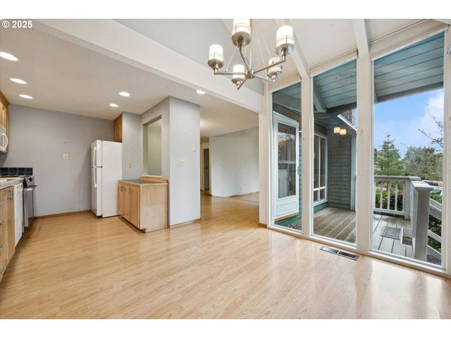 6170 Sw HEIGHTS Ln, Beaverton, OR 97007