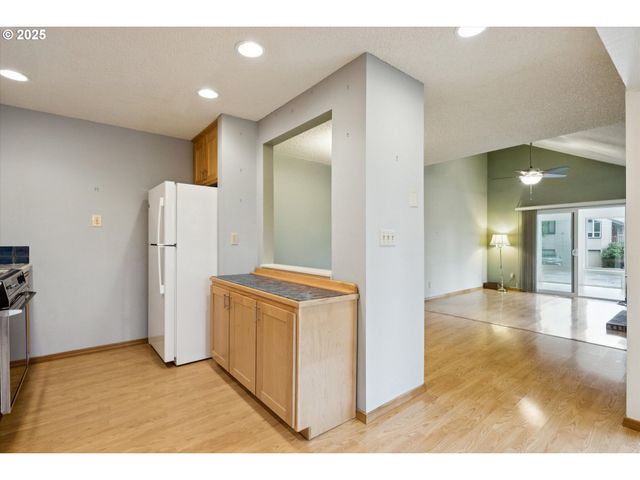 6170 Sw HEIGHTS Ln, Beaverton, OR 97007