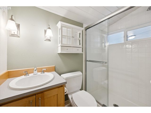 6170 Sw HEIGHTS Ln, Beaverton, OR 97007