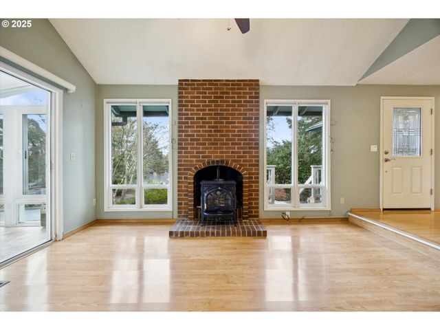 6170 Sw HEIGHTS Ln, Beaverton, OR 97007