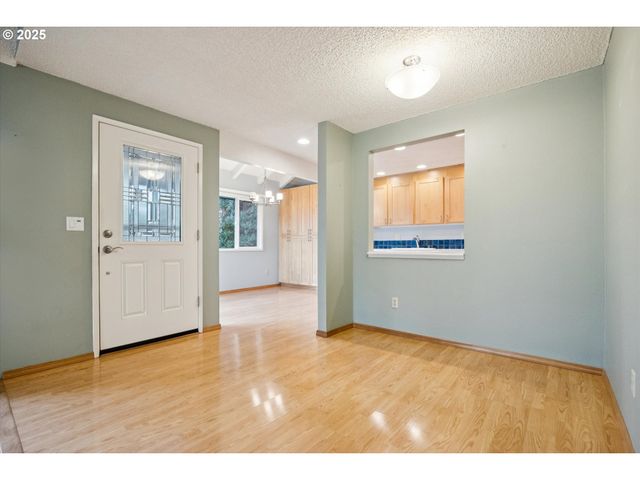 6170 Sw HEIGHTS Ln, Beaverton, OR 97007