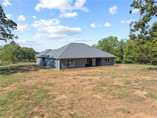 210 Rosehill Drive, Berryville, AR 72616