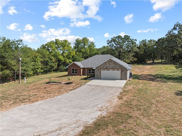 210 Rosehill Drive, Berryville, AR 72616