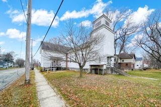 1302 Cooper Street, Jackson, MI 49202