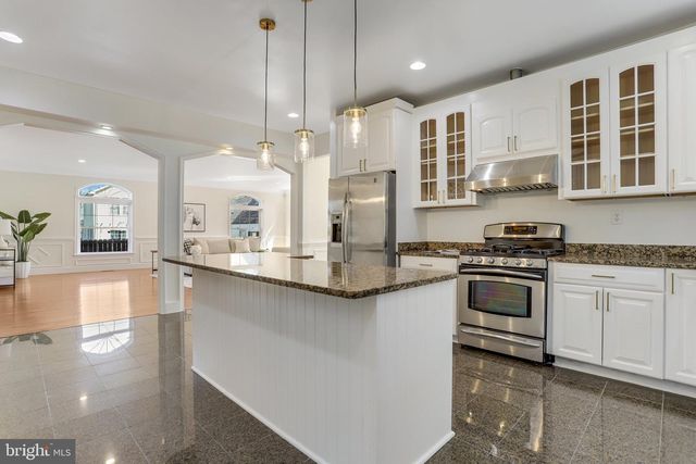 1615 S OAKLAND STREET, Arlington, VA 22204