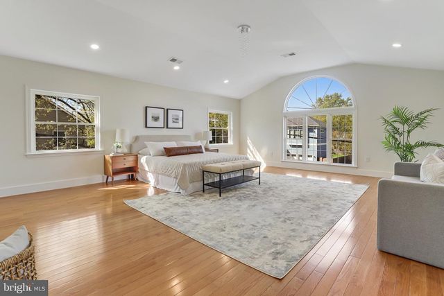 1615 S OAKLAND STREET, Arlington, VA 22204