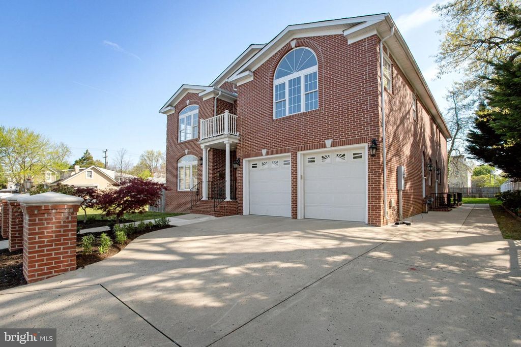 1615 S OAKLAND STREET, Arlington, VA 22204