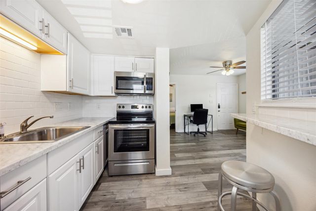 2500 Burleson RD 200, Austin, TX 78741