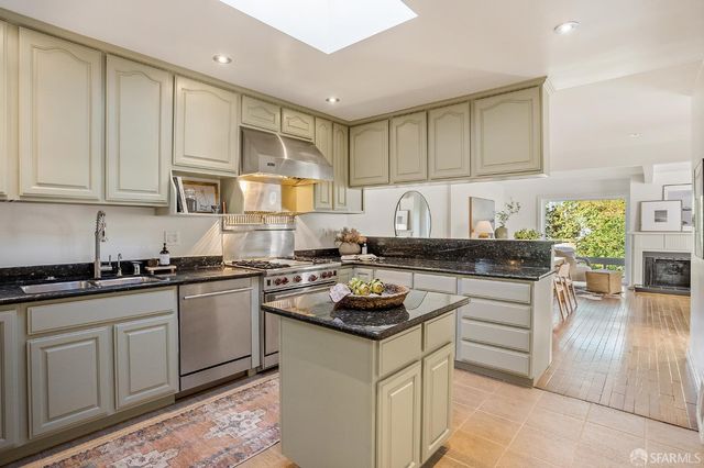 44 Collingwood Street, San Francisco, CA 94114