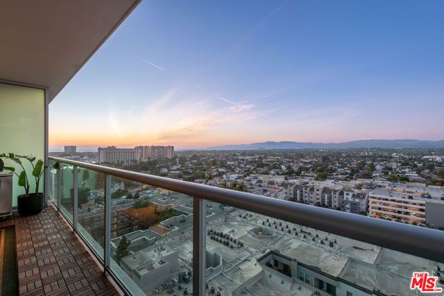 13700 Marina Pointe Drive 1520, Marina Del Rey, CA 90292