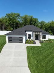 4805 WHISPER CT, Columbia, MO 65203
