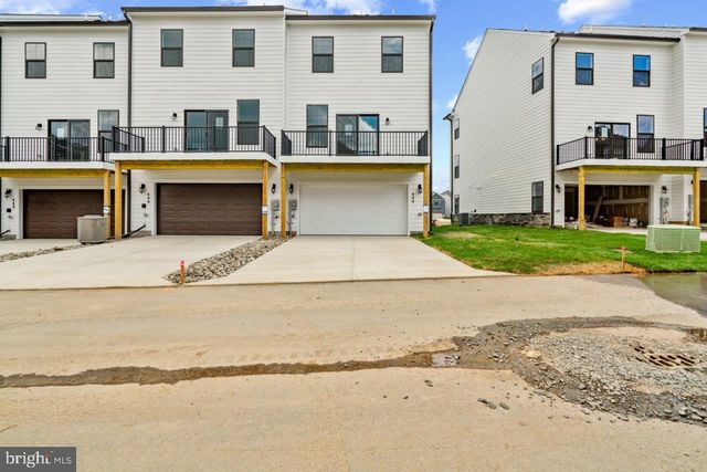 725 COMPASS WAY, Frederick, MD 21701