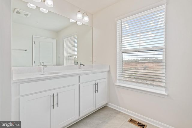 725 COMPASS WAY, Frederick, MD 21701