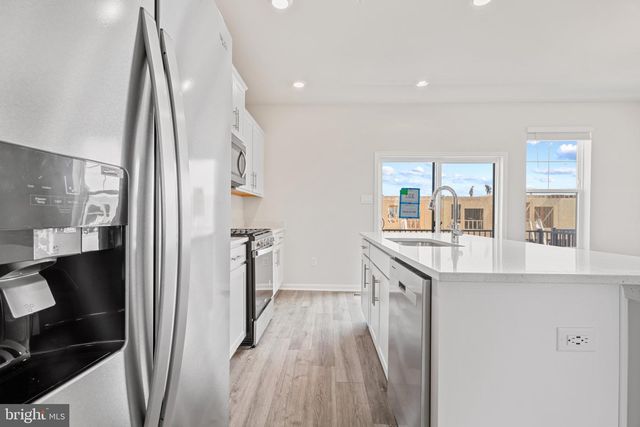 725 COMPASS WAY, Frederick, MD 21701