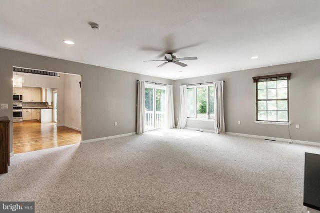 12 CHAMPLAIN CT, Manahawkin, NJ 08050