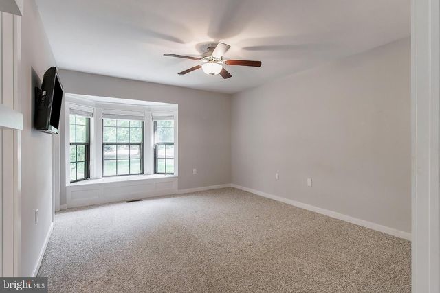 12 CHAMPLAIN CT, Manahawkin, NJ 08050