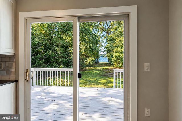 12 CHAMPLAIN CT, Manahawkin, NJ 08050