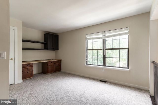 12 CHAMPLAIN CT, Manahawkin, NJ 08050