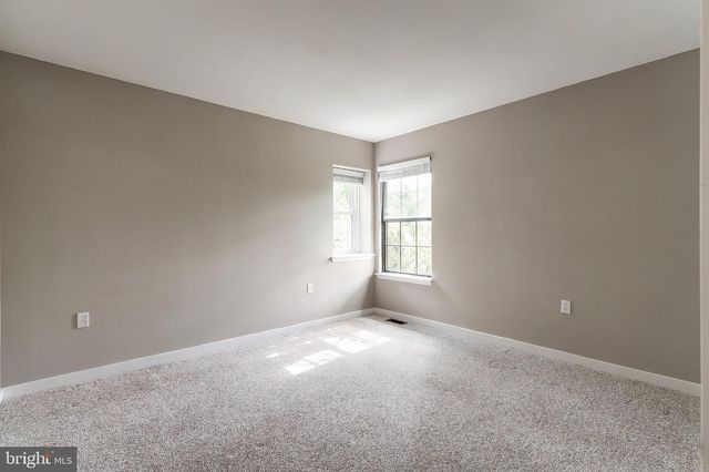12 CHAMPLAIN CT, Manahawkin, NJ 08050