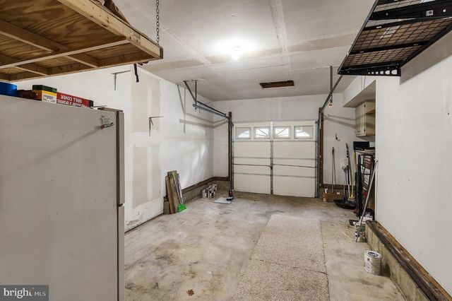 12 CHAMPLAIN CT, Manahawkin, NJ 08050