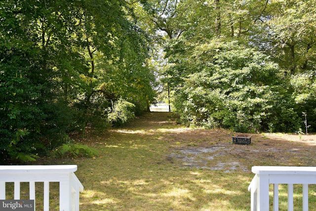 12 CHAMPLAIN CT, Manahawkin, NJ 08050