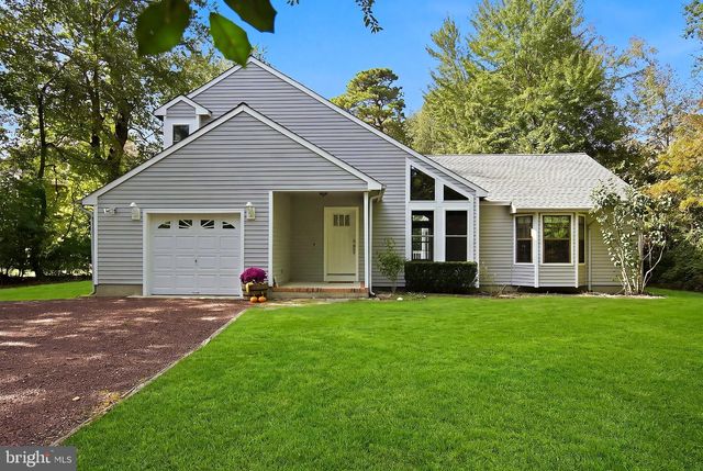 12 CHAMPLAIN CT, Manahawkin, NJ 08050