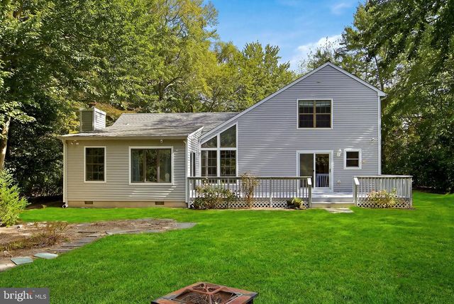 12 CHAMPLAIN CT, Manahawkin, NJ 08050