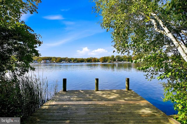 12 CHAMPLAIN CT, Manahawkin, NJ 08050