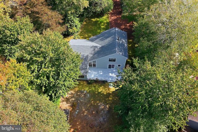 12 CHAMPLAIN CT, Manahawkin, NJ 08050