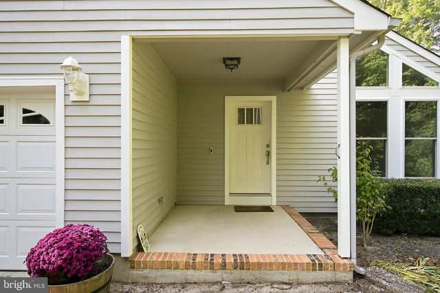 12 CHAMPLAIN CT, Manahawkin, NJ 08050