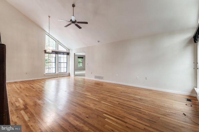 12 CHAMPLAIN CT, Manahawkin, NJ 08050