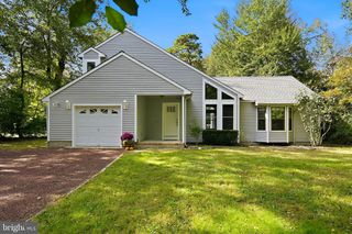 12 CHAMPLAIN CT, Manahawkin, NJ 08050