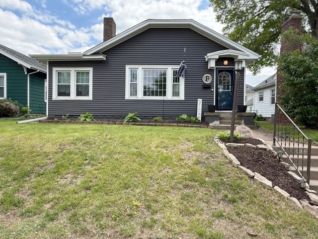 1113 E Central Park Avenue, Davenport, IA 52803
