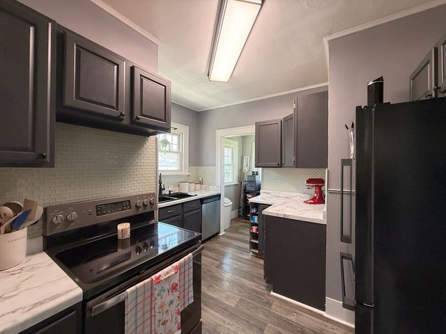 1113 E Central Park Avenue, Davenport, IA 52803