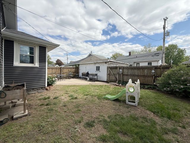 1113 E Central Park Avenue, Davenport, IA 52803