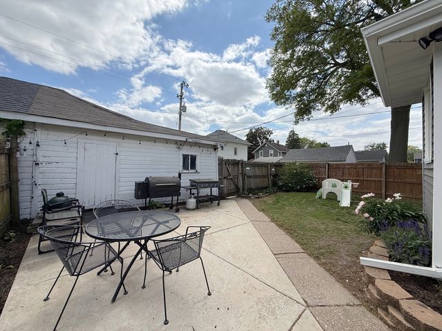 1113 E Central Park Avenue, Davenport, IA 52803