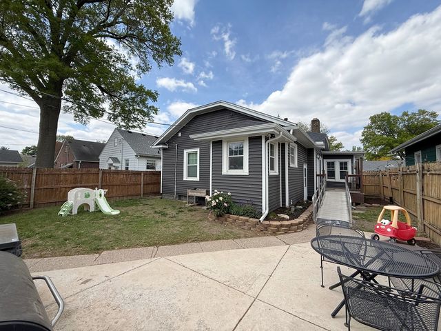 1113 E Central Park Avenue, Davenport, IA 52803