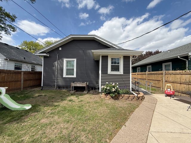 1113 E Central Park Avenue, Davenport, IA 52803