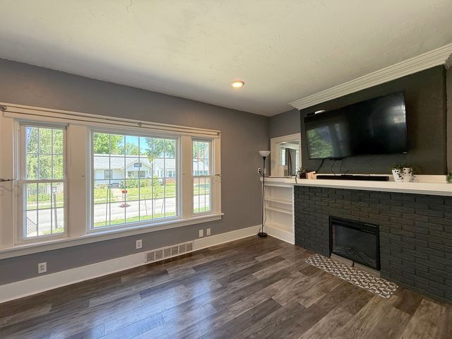 1113 E Central Park Avenue, Davenport, IA 52803